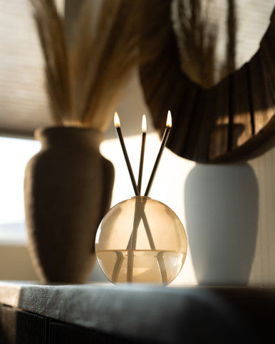 Everlasting Candle Co - Everlasting Candle Co Neva Signature Set - Pampas Vase & Black Candle Sticks - The Perfume Company