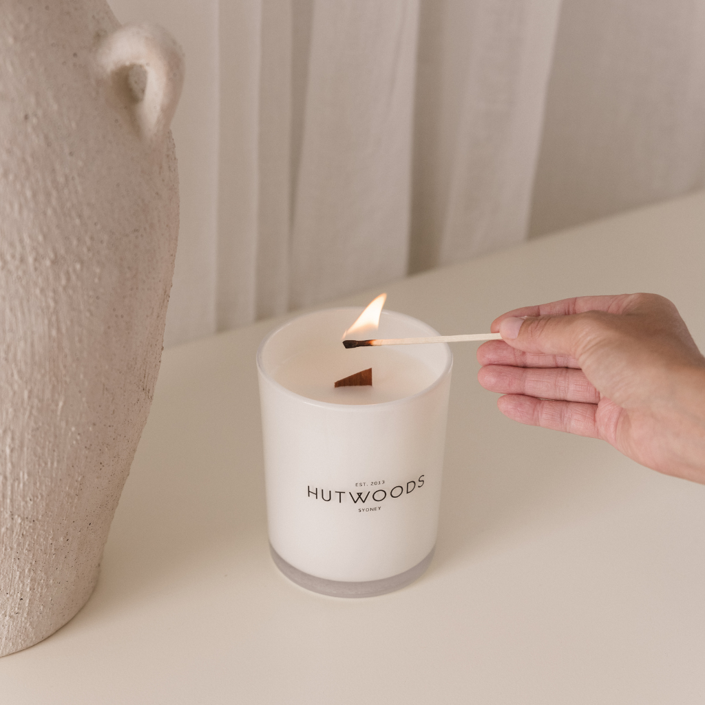 Hutwoods Wild Jasmine & Sandalwood Candle Large 100+ Hours Burn Time lifestyle image 3